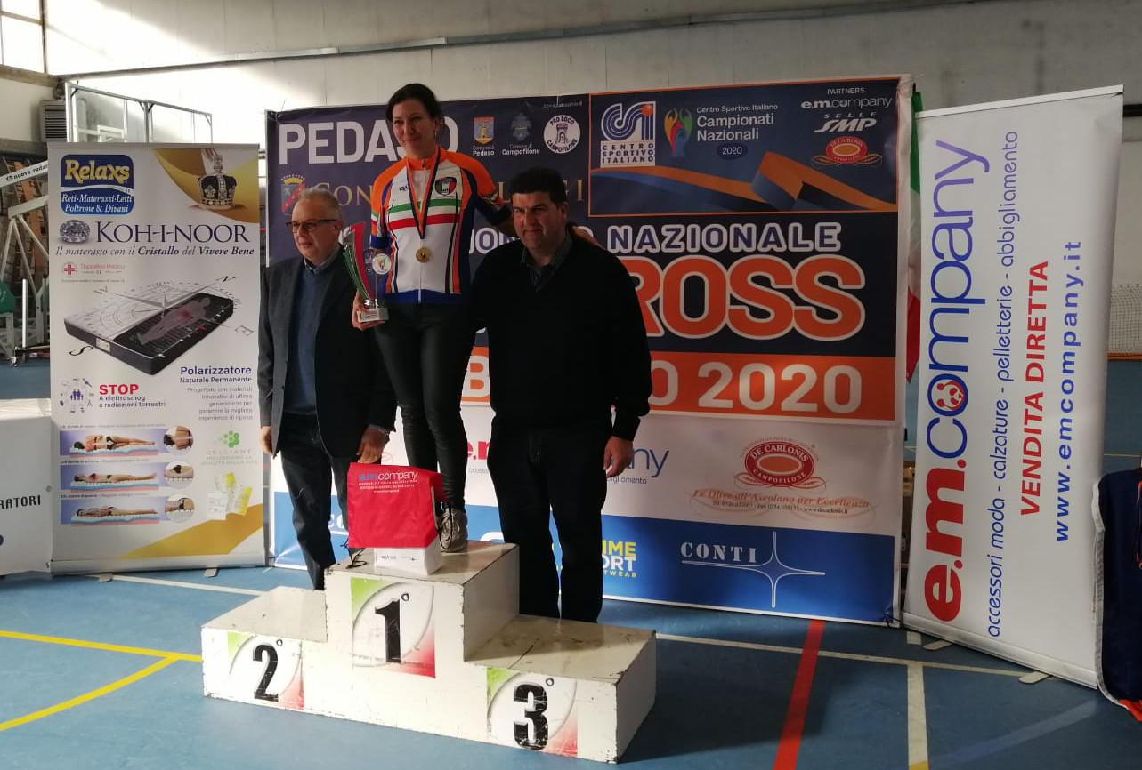 Prima storica vittoria della nuova Hair Gallery Team: Gisella Giacomozzi vincitrice del titolo nazionale CSI nel ciclocross 5