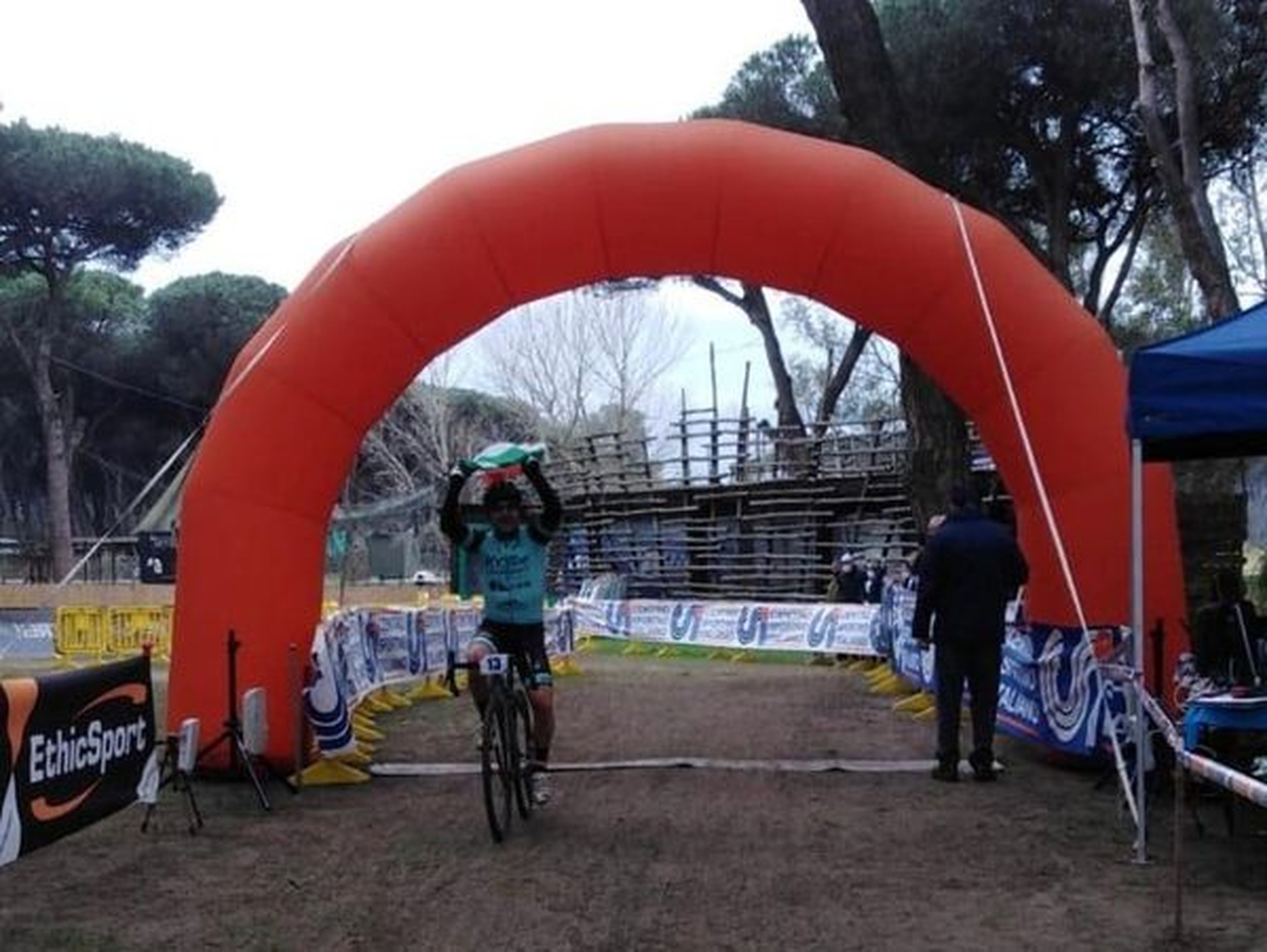 Moreno Rapari, ciclocross da applausi con la conquista del Campionato Nazionale CSI ad Ostia 2