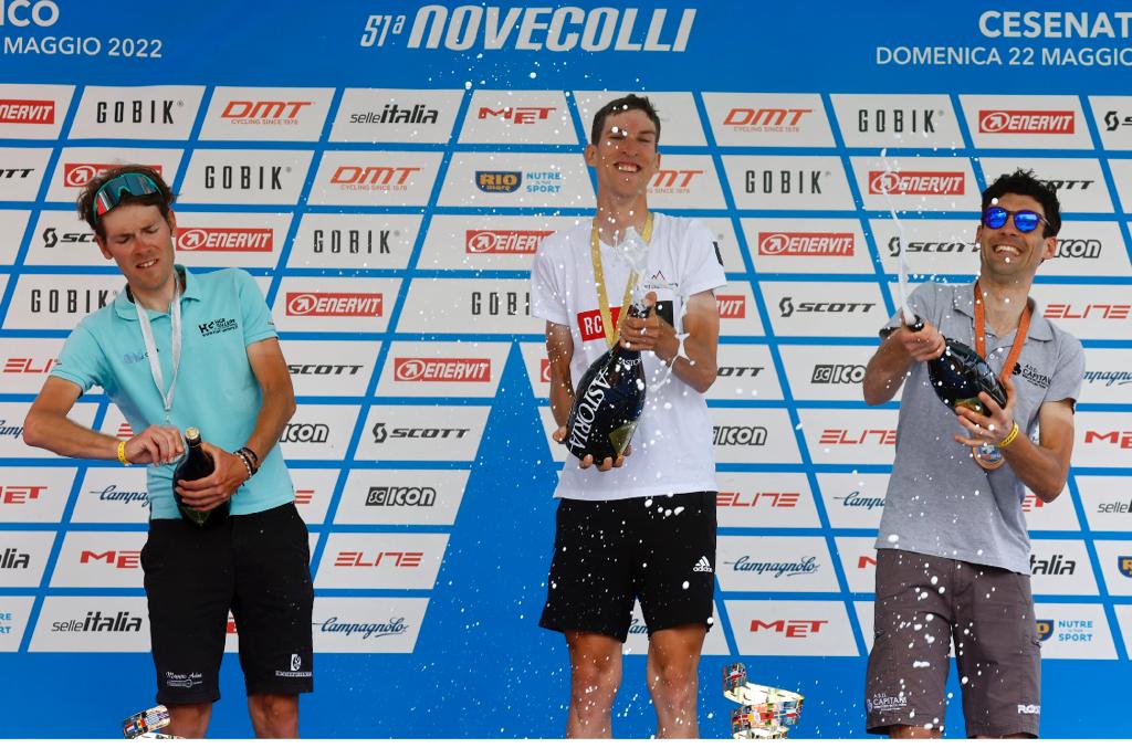 Hair Gallery Cycling Team sul podio della Nove Colli 2022 con Ettore Carlini 4