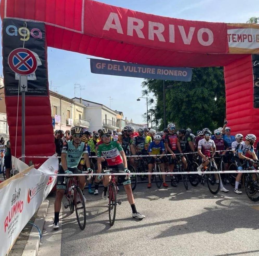 Tanti bei risultati in giro per l'Italia per l'Hair Gallery Cycling Team 4