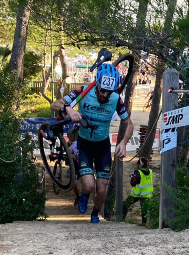 Quinto posto di categoria master 4 per Gino Mercuri nella classifica finale del Giro d'Italia Ciclocross 1