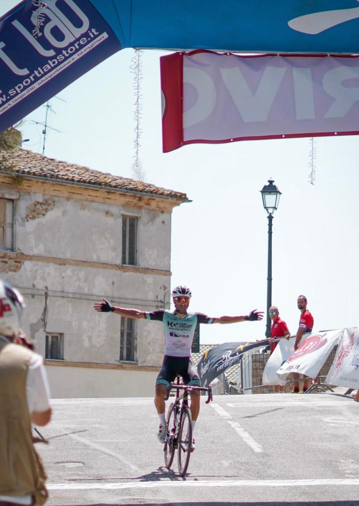 La Picenum Road preda degli atleti HG Cycling Team con Vladimiro D’Ascenzo e Danilo Celano 1