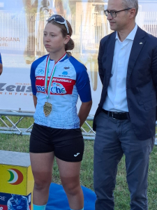 Internazionale Cycling Festival: buoni piazzamenti nella sfida d'apertura contro il tempo per le ragazze in maglia verde tiffany 1