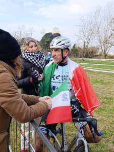 Il sogno corre sulla strada e si veste di tricolore. La HG Cycling Team celebra il successo tricolore strada Master di Mery Guerrini 3